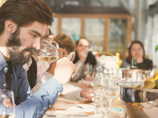 Offrez un bon cadeau pour une activité unique autour du vin proche de  Bordeaux - Aérodrome pour vols en ULM près de Bordeaux - Chateau Venus