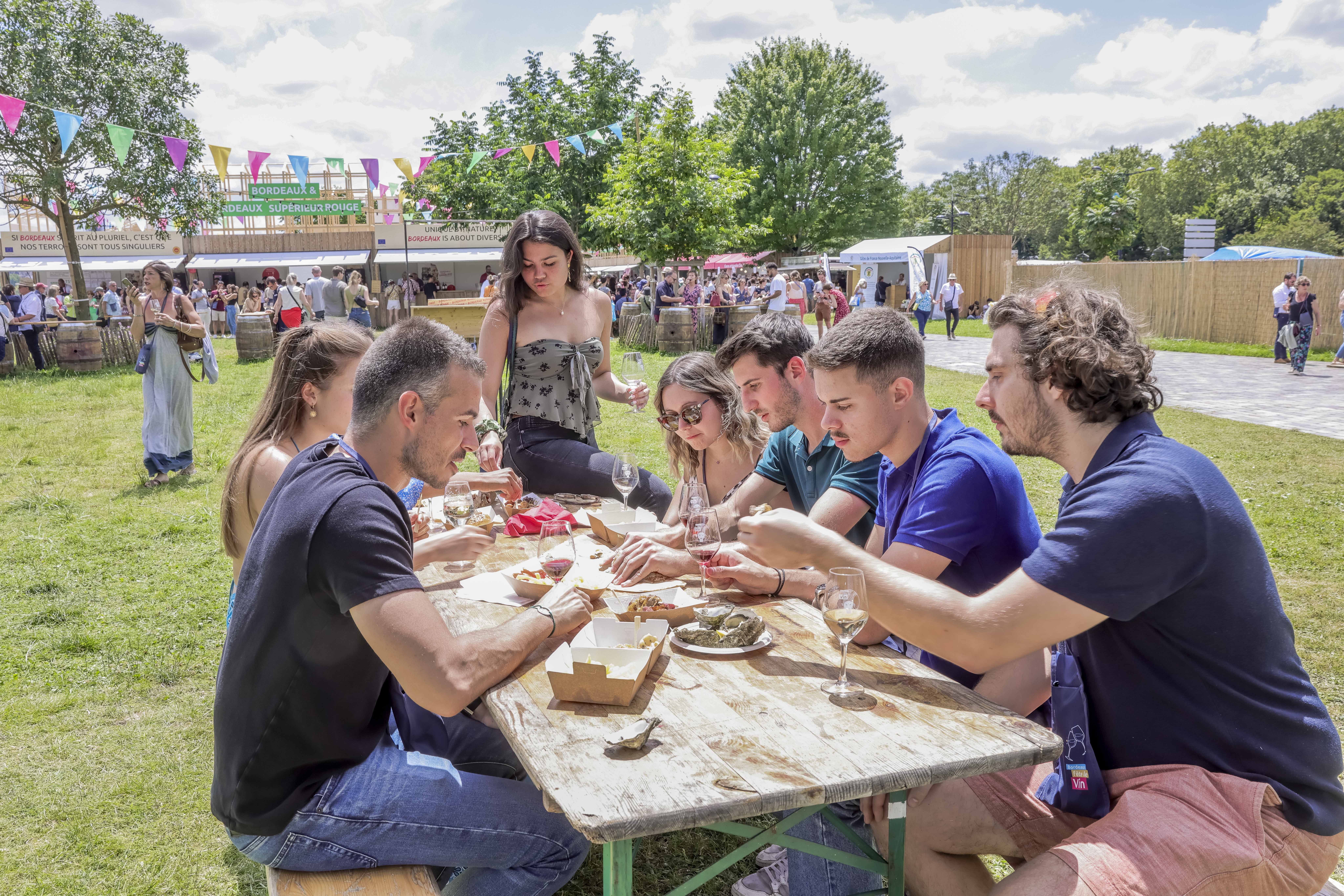 Village gastronomique à Bordeaux Fête le Vin