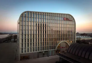 Hilton.jpg